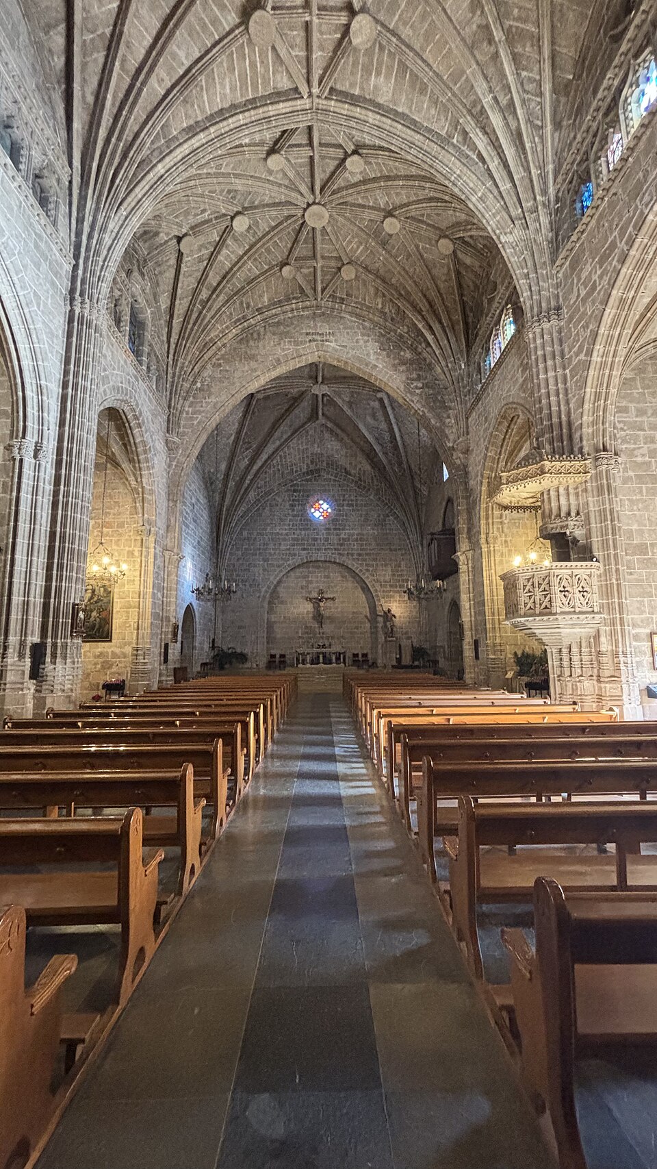 Vista interior de la iglesia de San Bartolomé (Jávea, Alicante)