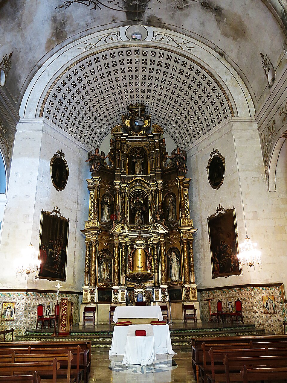 Presbiterio de la iglesia de Sant Vicenç Ferrer en Manacor