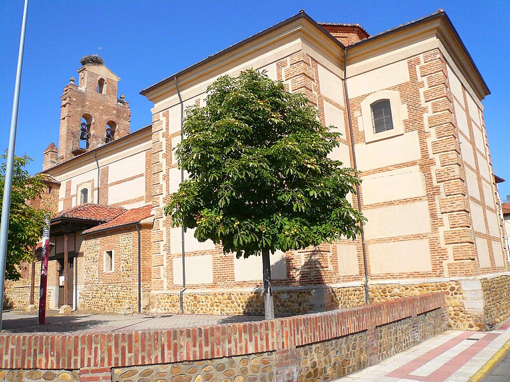 Iglesia de San Juan Bautista en Trobajo del Camino (San Andrés del Rabanedo, León)